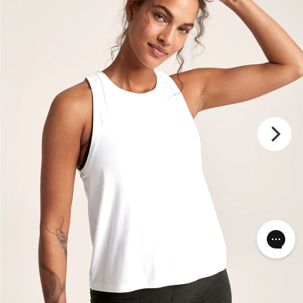 NWT Beyond Yoga White Tank 🤍🤍